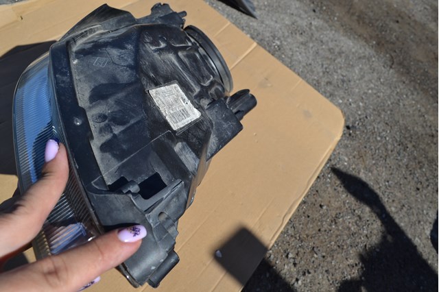 Do koszyka 5J1941016C VAG Reflektor prawy