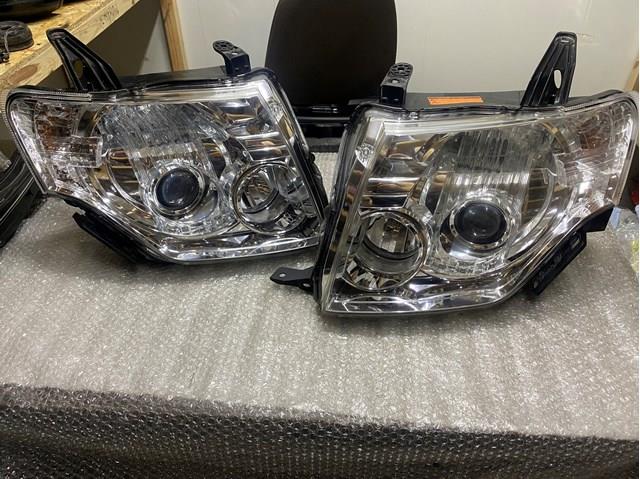 8301B329 Mitsubishi Reflektor lewy