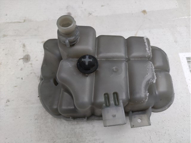 Zbiorniczek wyrównawczy układu chłodzenia 4G0121403R VAG