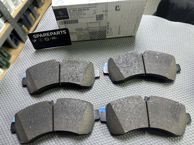 A9074209901 Mercedes Klocki hamulcowe przednie tarczowe
