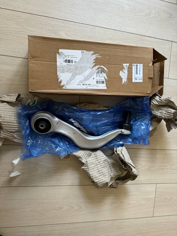 Do koszyka 31108865623 BMW Wahacz zawieszenia przedniego dolny lewy