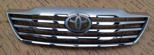 Atrapa chłodnicy do Toyota FORTUNER  N5, N6