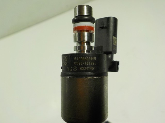  Wtryskiwacz paliwa Skoda Octavia 