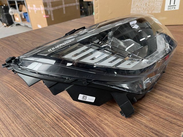 Reflektor prawy Renault (RVI) 260105660R cena, od 115,89 USD