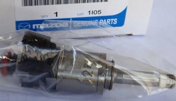 Wtryskiwacz paliwa PY0113250 Mazda