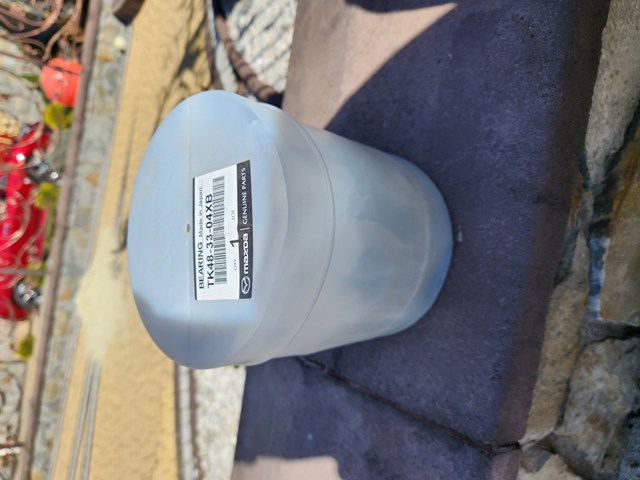 Piasta przednia Mazda TK483304XB cena, od 140,14 USD