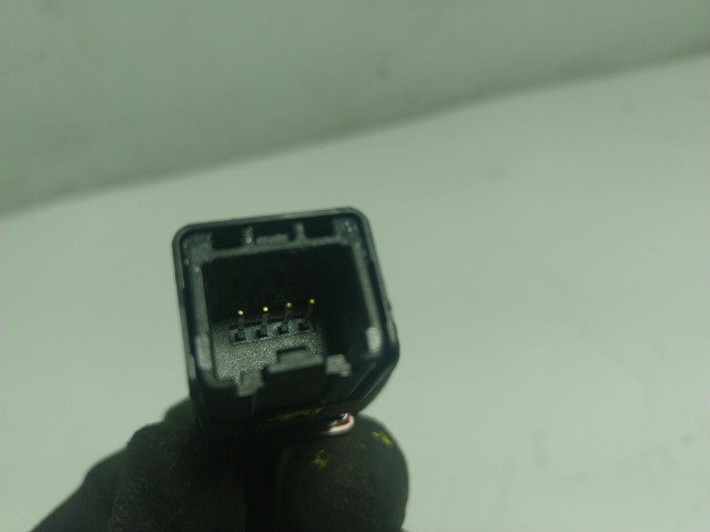 Przycisk włączania światła awaryjnego Ford Focus IV