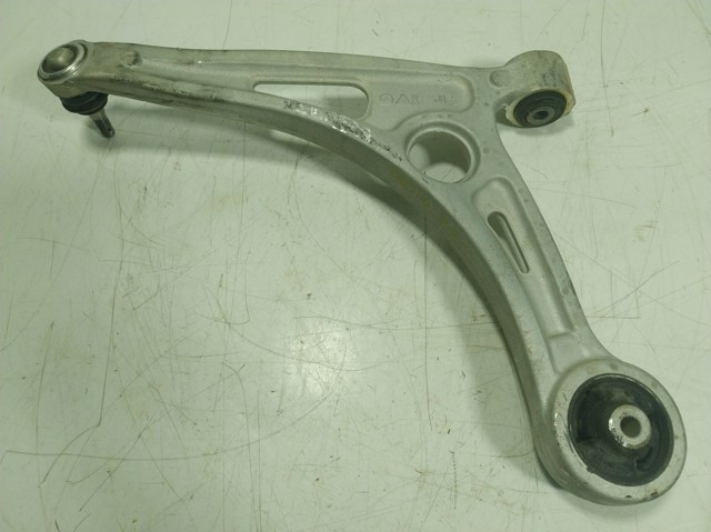 Do koszyka 54501AT000 Hyundai/Kia Wahacz zawieszenia przedniego dolny prawy