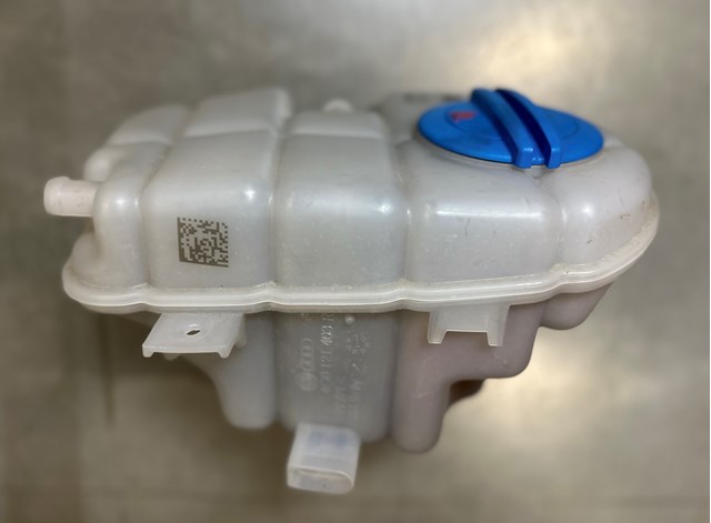 Zbiorniczek wyrównawczy układu chłodzenia VAG 4G0121403AC cena, od 85,47 USD