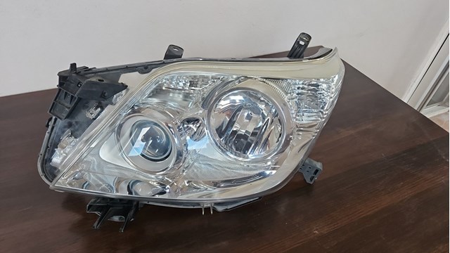 Reflektor lewy Toyota 8117060L70 cena, od 180,16 USD