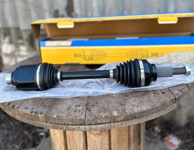 Półoś napędowa przednia prawa Chrysler 5273558AG cena, od 218,81 USD