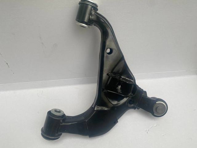 1666679380 Peugeot/Citroen Wahacz zawieszenia przedniego dolny lewy
