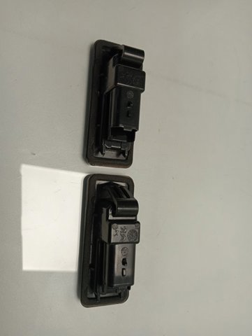 Do koszyka 9815226680 Peugeot/Citroen Lampa oświetlenia tylnej tablicy rejestracyjnej
