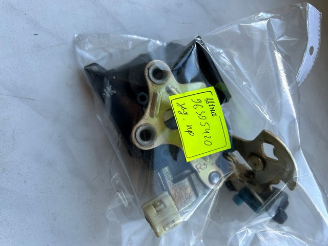 Zamek drzwi tylnych prawych 96305420 General Motors
