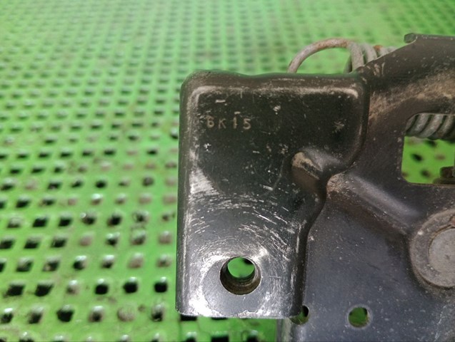 Zamek maski do Mazda 6  GH