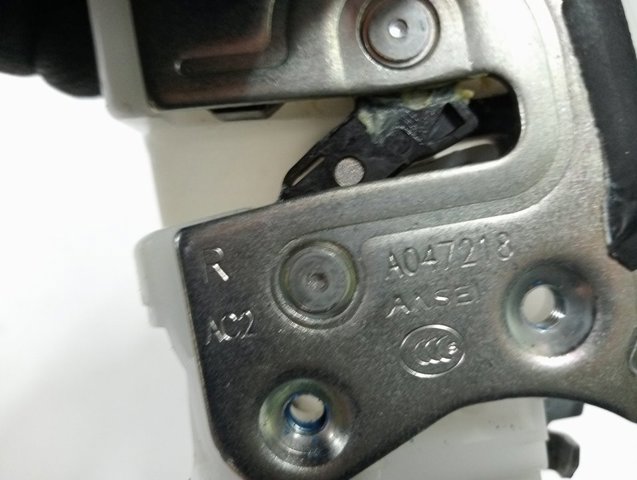 Zamek drzwi przednich prawych Peugeot/Citroen A047218 cena, od 54,63 USD