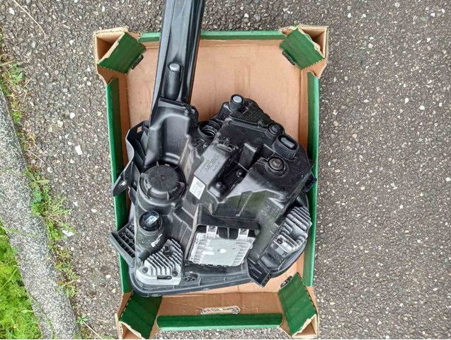 Do koszyka 92102R2000 Hyundai/Kia Reflektor prawy