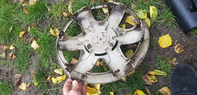 Do koszyka 403150037R Renault (RVI) Kołpak do obręczy koła