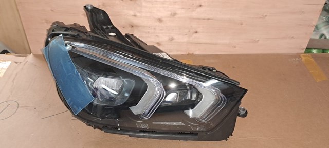 A1679064204 Mercedes Reflektor prawy