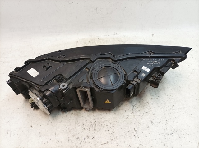 Reflektor lewy VAG 4M0941005B cena, od 917,59 USD