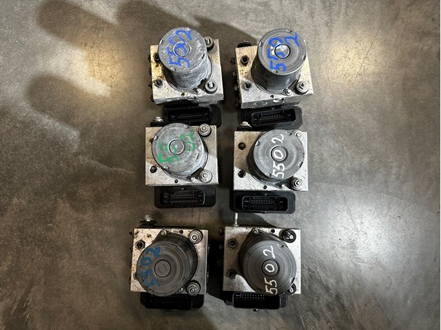 Do koszyka Sterownik ABS  hydrauliczny Mercedes Sprinter II 3,5-t 906