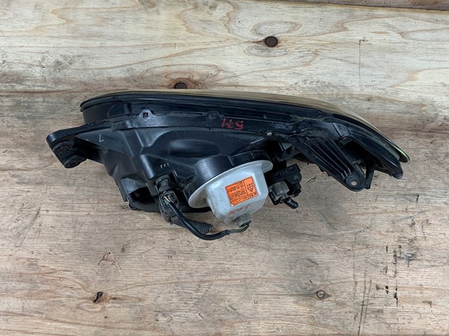 Reflektor prawy Subaru Legacy III sedana (BE, BH) (1998 - 2003) cena, od 255,74 USD