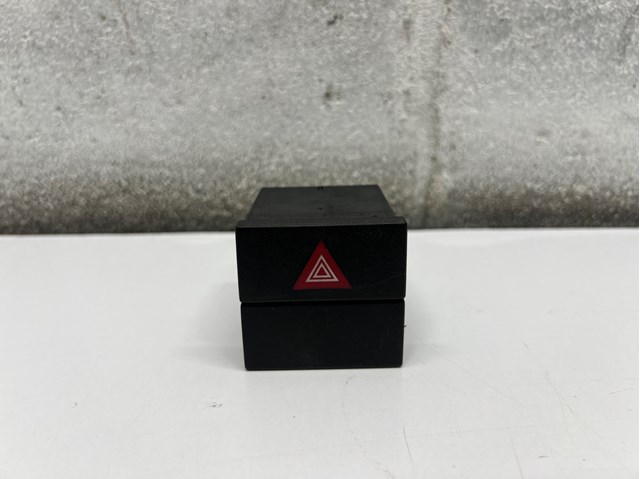 Przycisk włączania światła awaryjnego do Opel Meriva A 