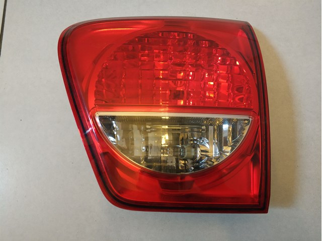 Do koszyka 815800C030 Toyota Lampa zespolona tylna prawa wewnętrzna