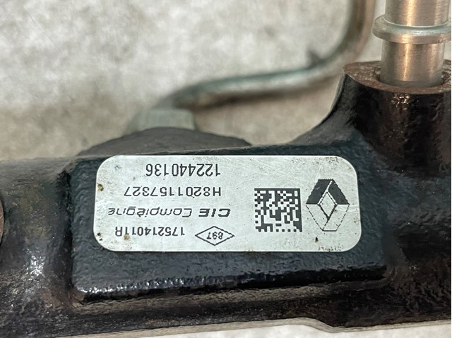 Rozdzielacz paliwa 8201157327 Renault (RVI)