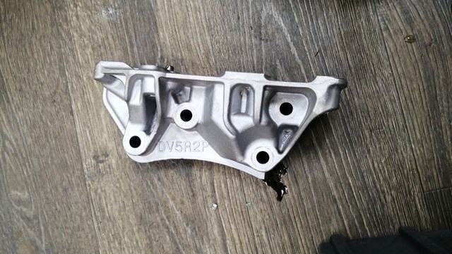 9810967480 Peugeot/Citroen Wspornik prawej poduszki (podpory) silnika