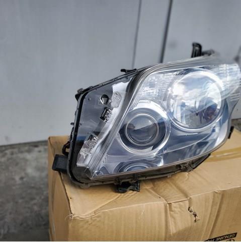 Reflektor lewy Toyota 8118560M00 cena, od 826,11 USD
