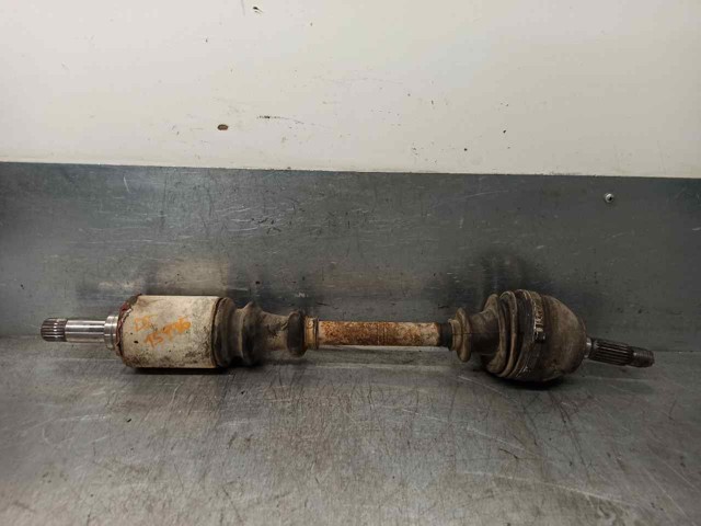 Do koszyka Półoś napędowa przednia Peugeot 205 I 741A, C