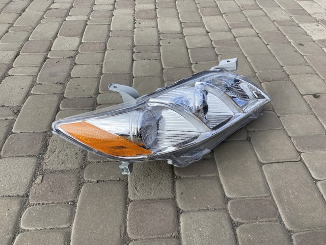 813810 Polcar Reflektor prawy