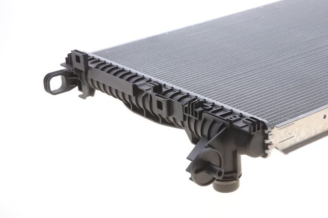 Chłodnica silnika NRF 550219 cena, od 272,88 USD