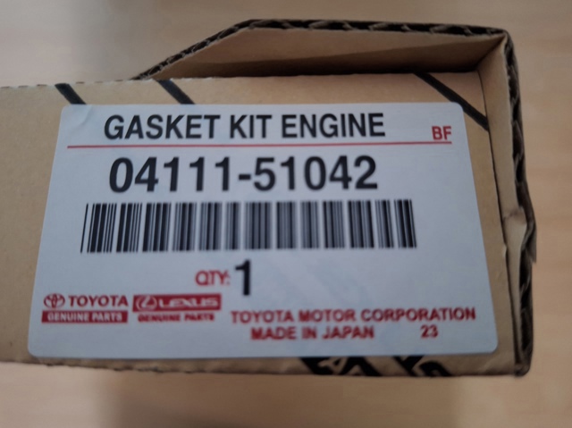 Zestaw uszczelek silnika pełny Toyota 0411151032 cena, od 348,26 USD