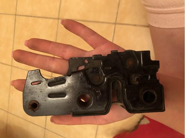 7H0823509A VAG Zamek maski