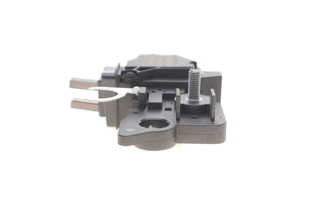Do koszyka 1986AE0127 Bosch Regulator alternatora (przekaźnik ładowania)