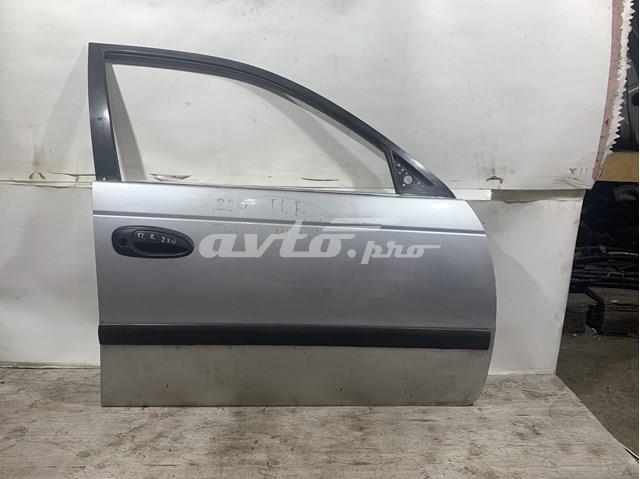 Do koszyka Drzwi przednie prawe Toyota Avensis I T22