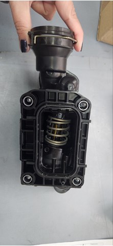 Obudowa termostatu Ford Focus IV kombi (HP) (2018 - 2026) cena, od 119,58 USD