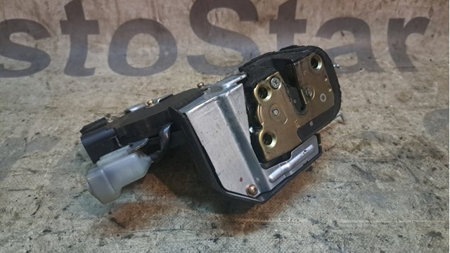 Zamek klapy bagażnika (3/5 drzwi tylnych) Toyota RAV4 II