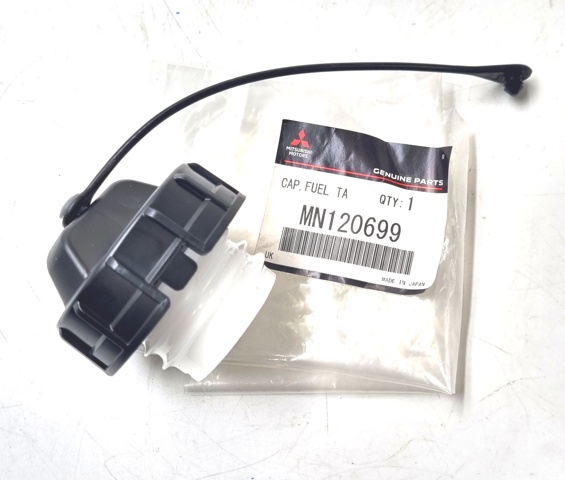 Korek wlewu paliwa Mitsubishi Outlander II XL