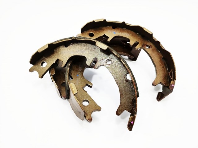 Klocki hamulca ręcznego Chery T113502170 cena, od 33,76 USD