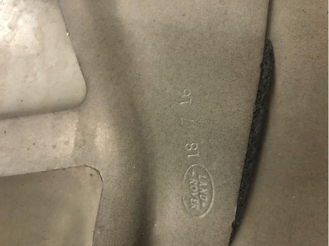 Błotnik przedni prawy Land Rover LR061823