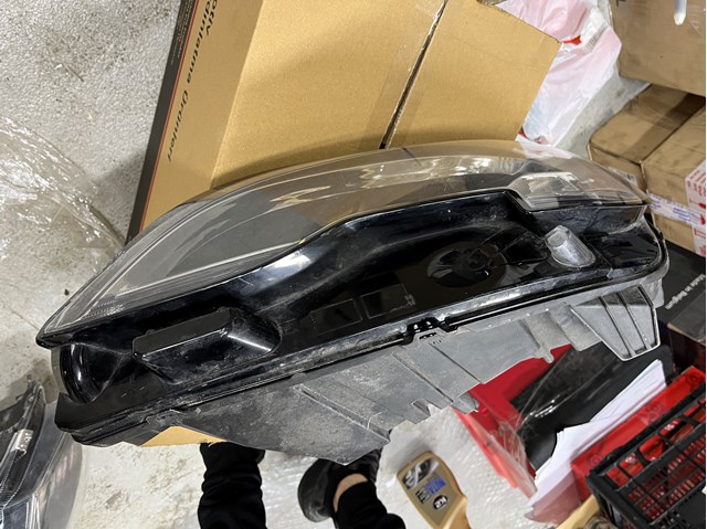 Reflektor lewy Peugeot/Citroen 9810478180 cena, od 484,33 USD