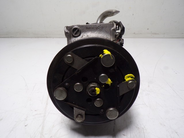 Sprężarka klimatyzacji 926002410R Renault (RVI)