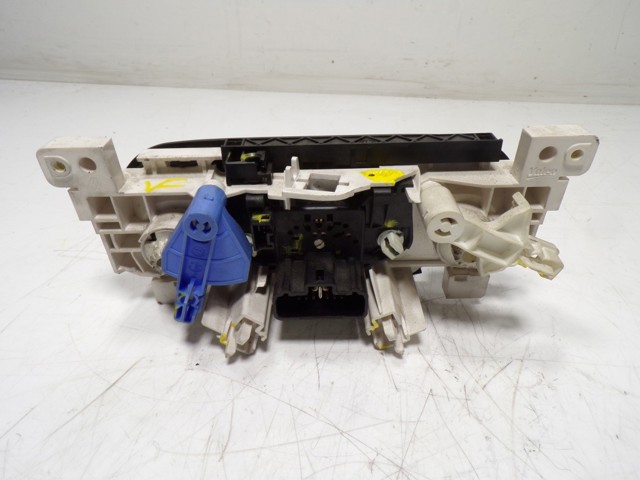 Sterownik trybów ogrzewania/klimatyzacji do Renault LOGAN II L52