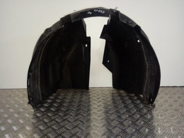 Nadkole błotnika przedniego lewe Peugeot/Citroen 9831258580