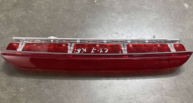 Lampa stop tylna dodatkowa D46151580 Mazda