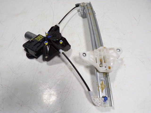 Do koszyka Mechanizm podnoszenia szyby drzwi przednich lewych Toyota Yaris CROSS MXP