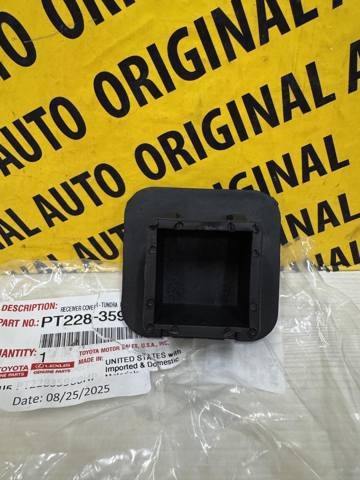 Zaślepka zderzaka haka holowniczego tylna Toyota PT22835960HP cena, od 14,04 USD